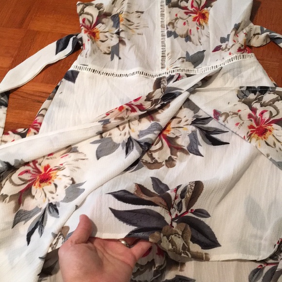 Halter style maxi dress, floral wrap - Picture 6 of 12